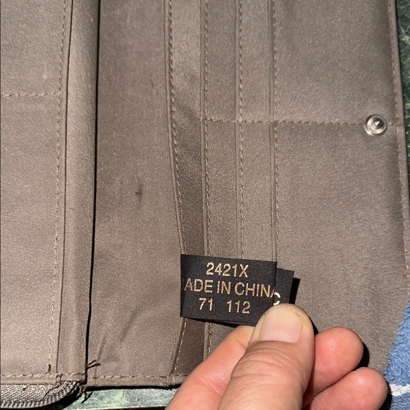 Etienne Aigner DELTA style 2421X Metallic Brown Zip Around Wallet - Picture 9 of 16